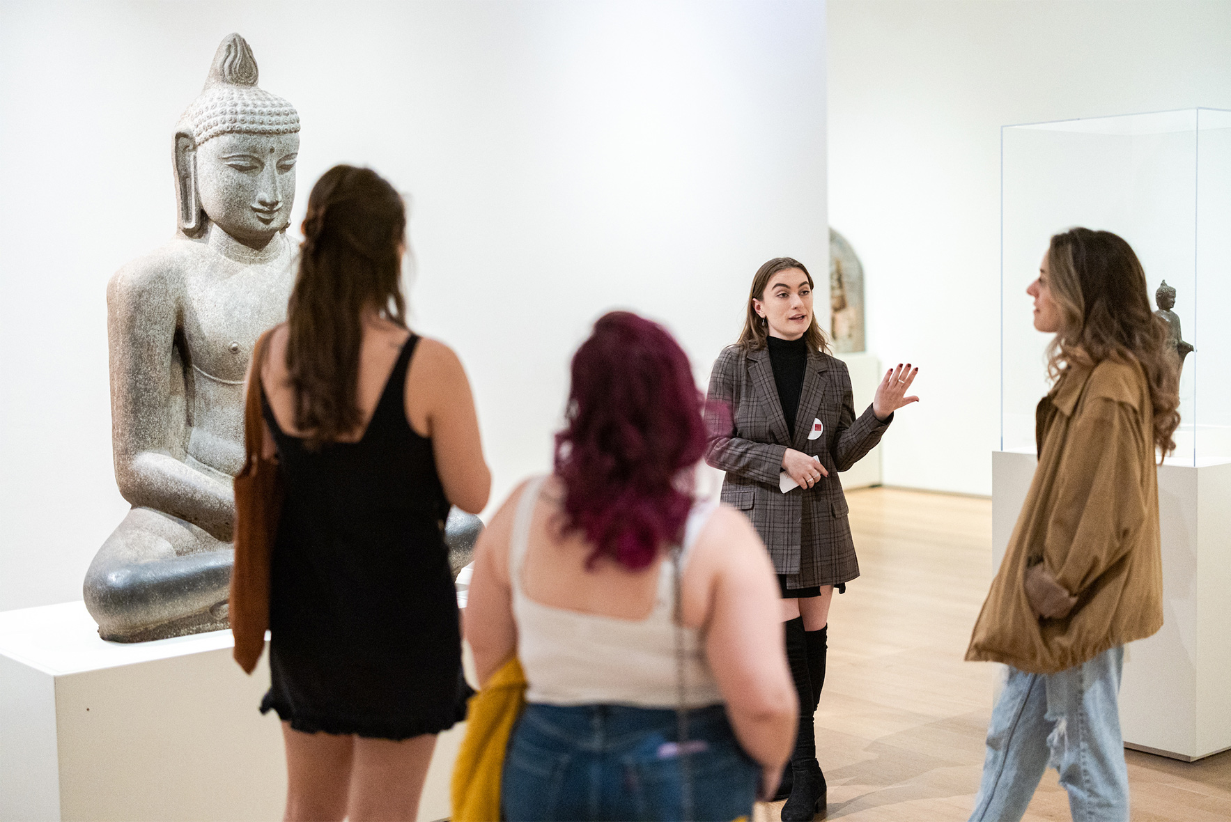 Loyola School of Education students tour the Art Institute of Chicago